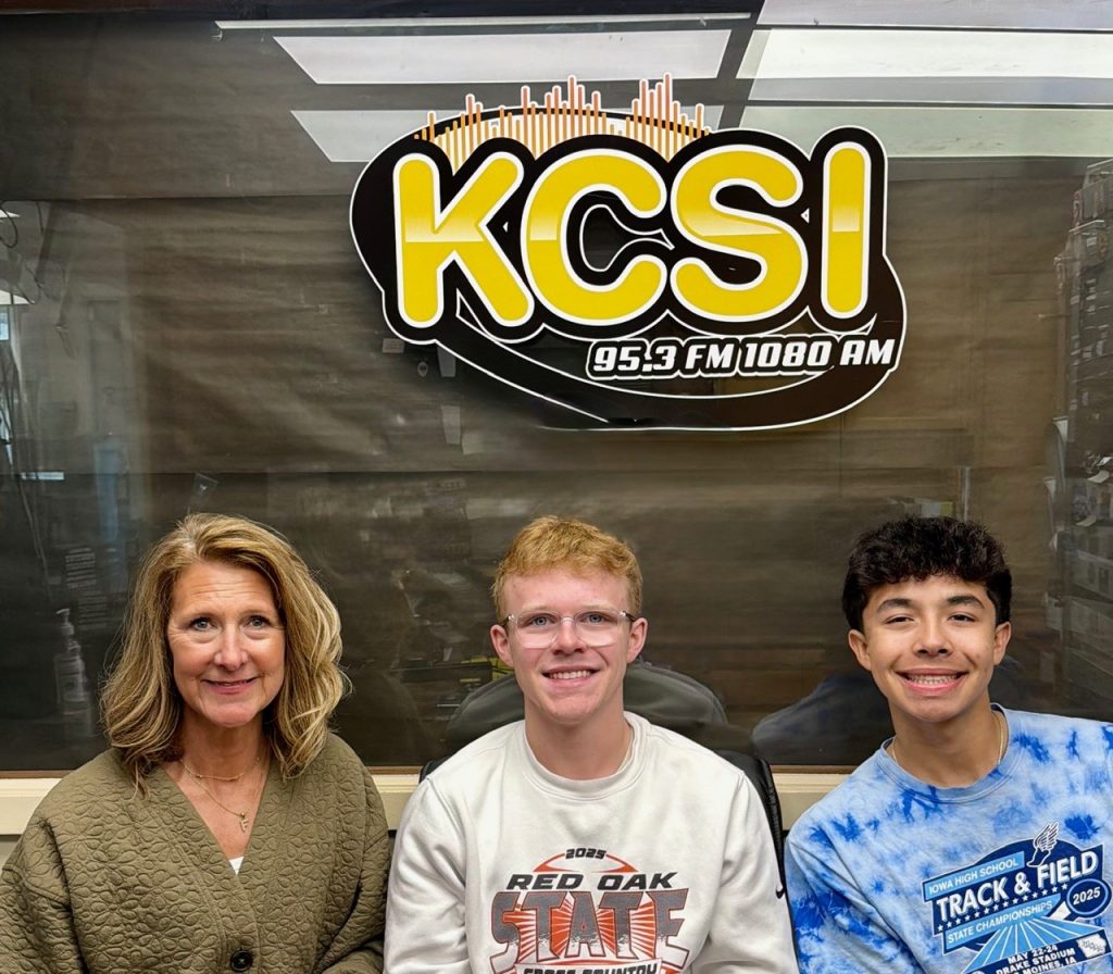 Red Oak Track Team Opens Season With High Expectations