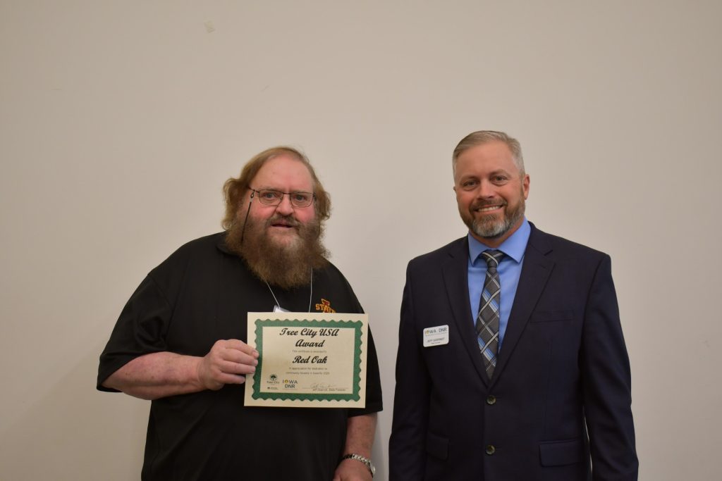 Red Oak Receives Tree City USA Award