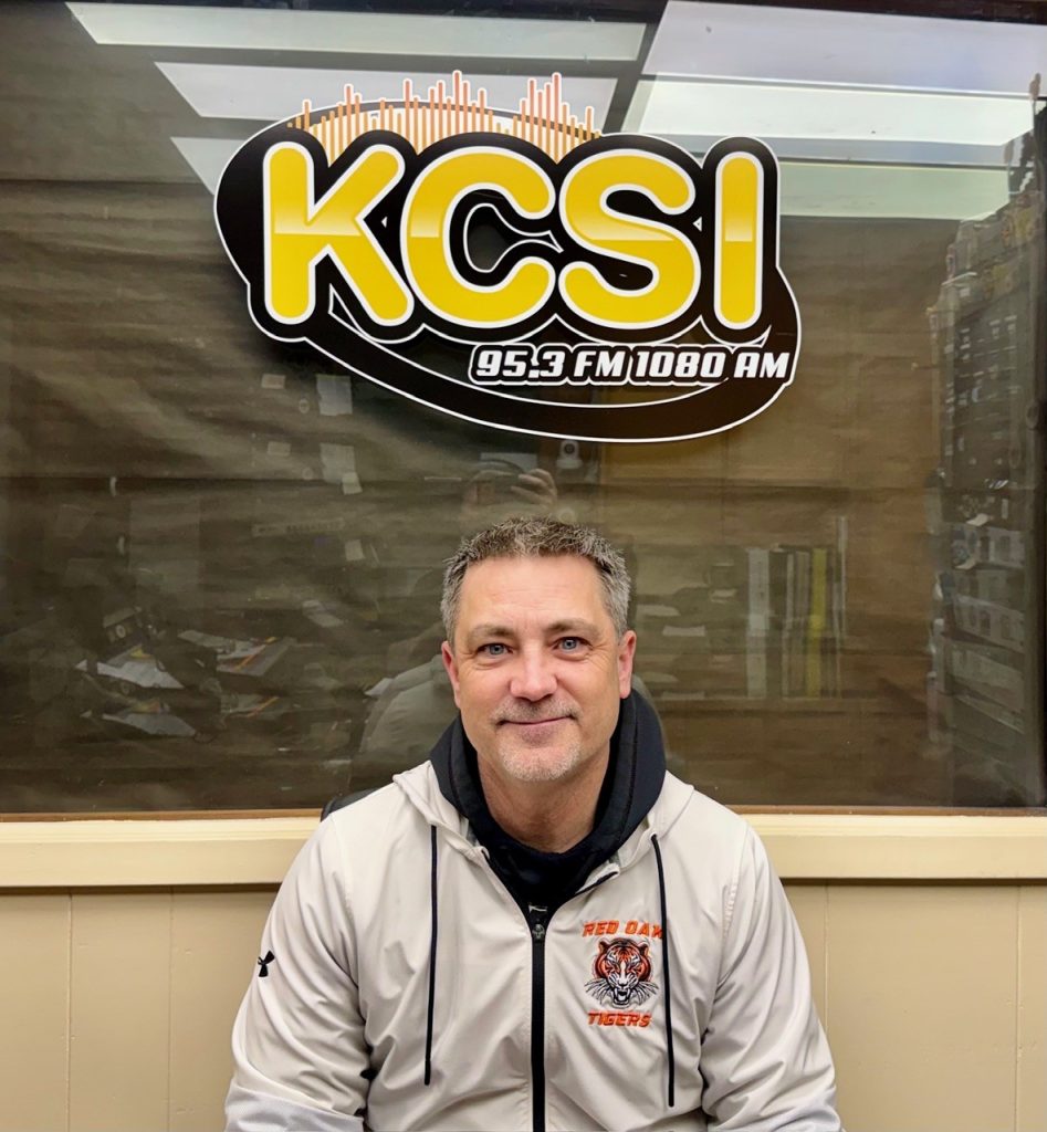 Red Oak Activities Director, Mark Erickson Highlights Year-End Schedule, State Qualifiers, Musical Theater Honors