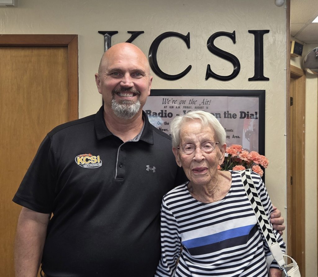 Red Oak’s Bonnie Mason turns 100 — and she is still keeping score at volleyball