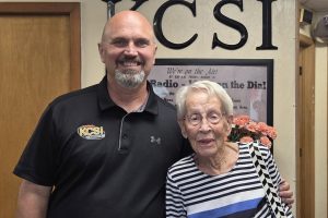 Red Oak’s Bonnie Mason turns 100 — and she is still keeping score at volleyball